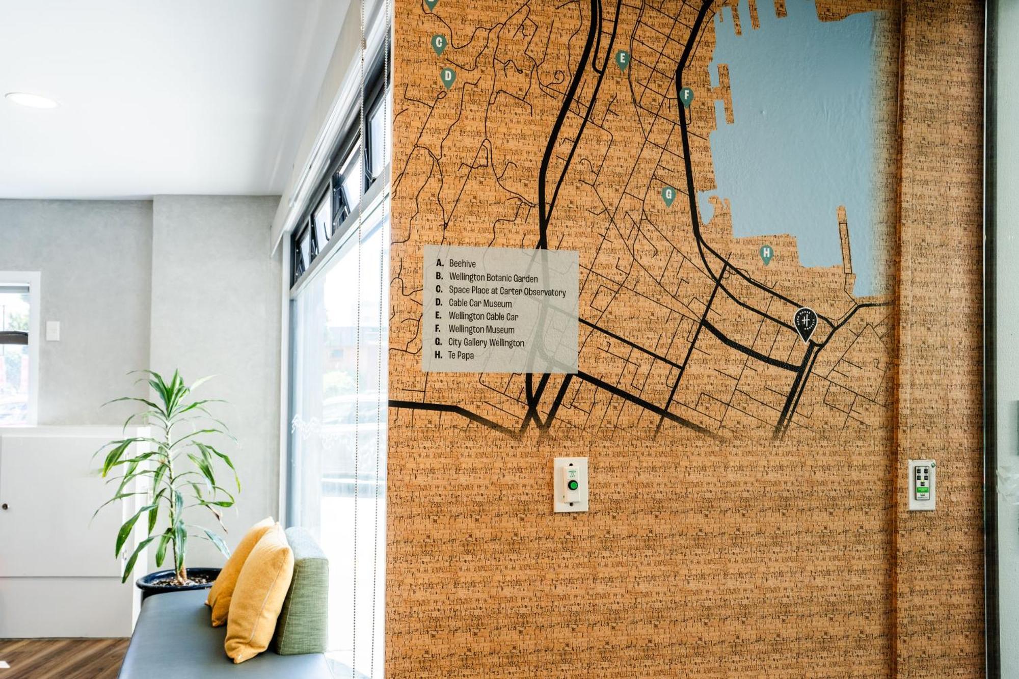 Haka House Wellington Hostel Ngoại thất bức ảnh Cork wall