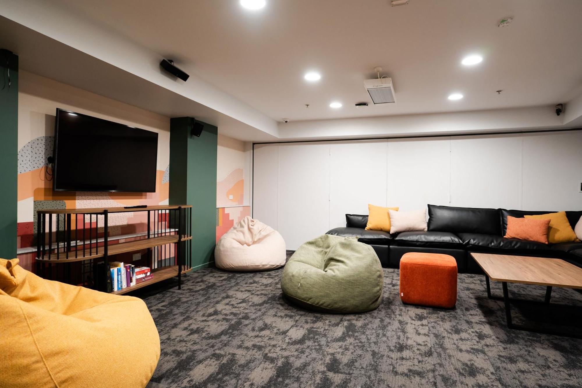 Haka House Wellington Hostel Ngoại thất bức ảnh The common room at the University of New South Wales