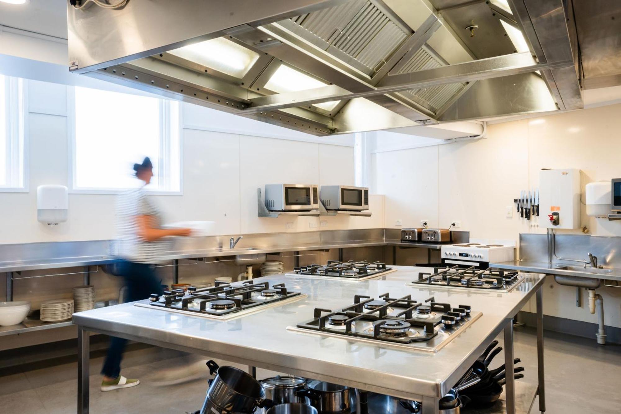 Haka House Wellington Hostel Ngoại thất bức ảnh The kitchen at the Culinary Institute of Virginia
